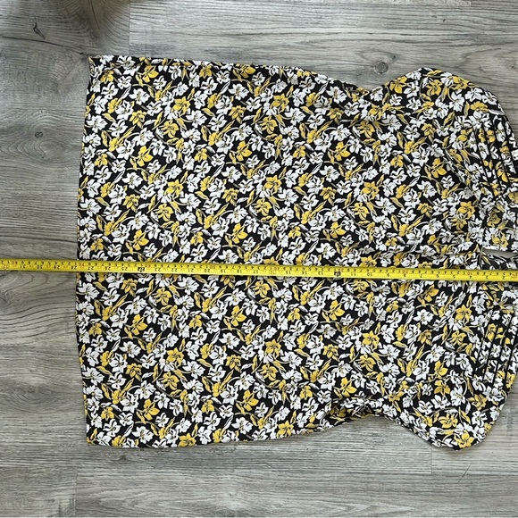 Banana Republic White and Yellow Floral Sleeveless Blouse Sz XL - Picture 4 of 8